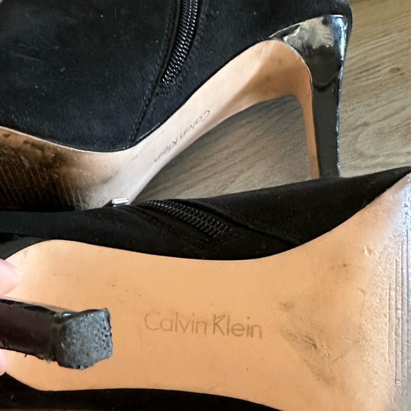 Calvin Klein - Picture 3 of 3